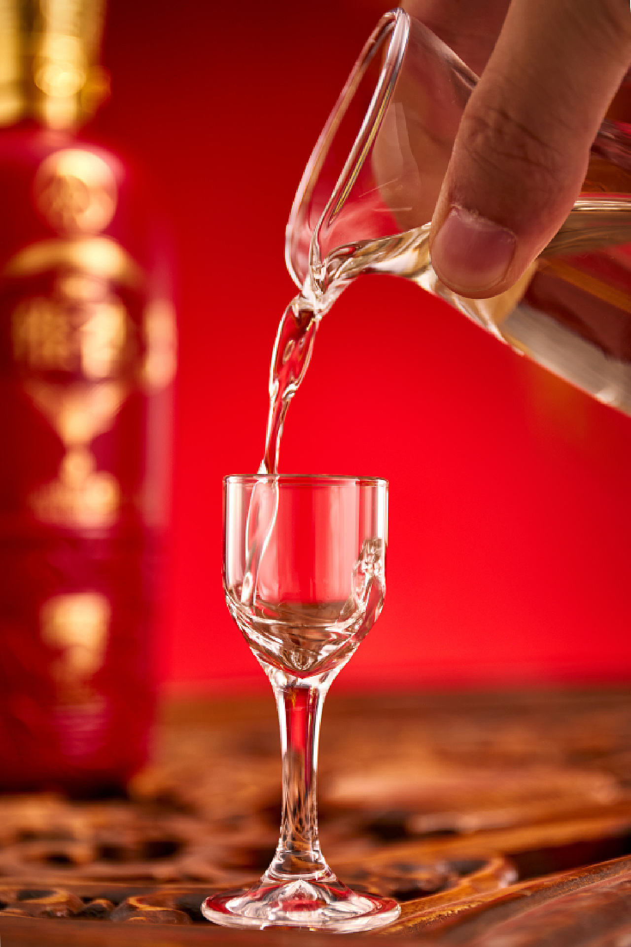 凝固的酒香 中国白酒的美学光影之旅